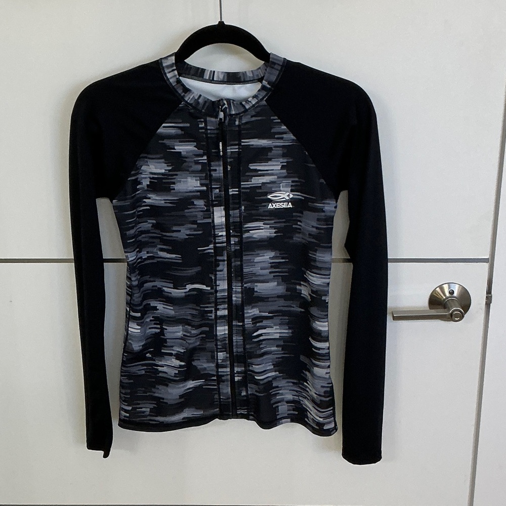 AXESEA Black and Gray Long Sleeve Zip-UpTop